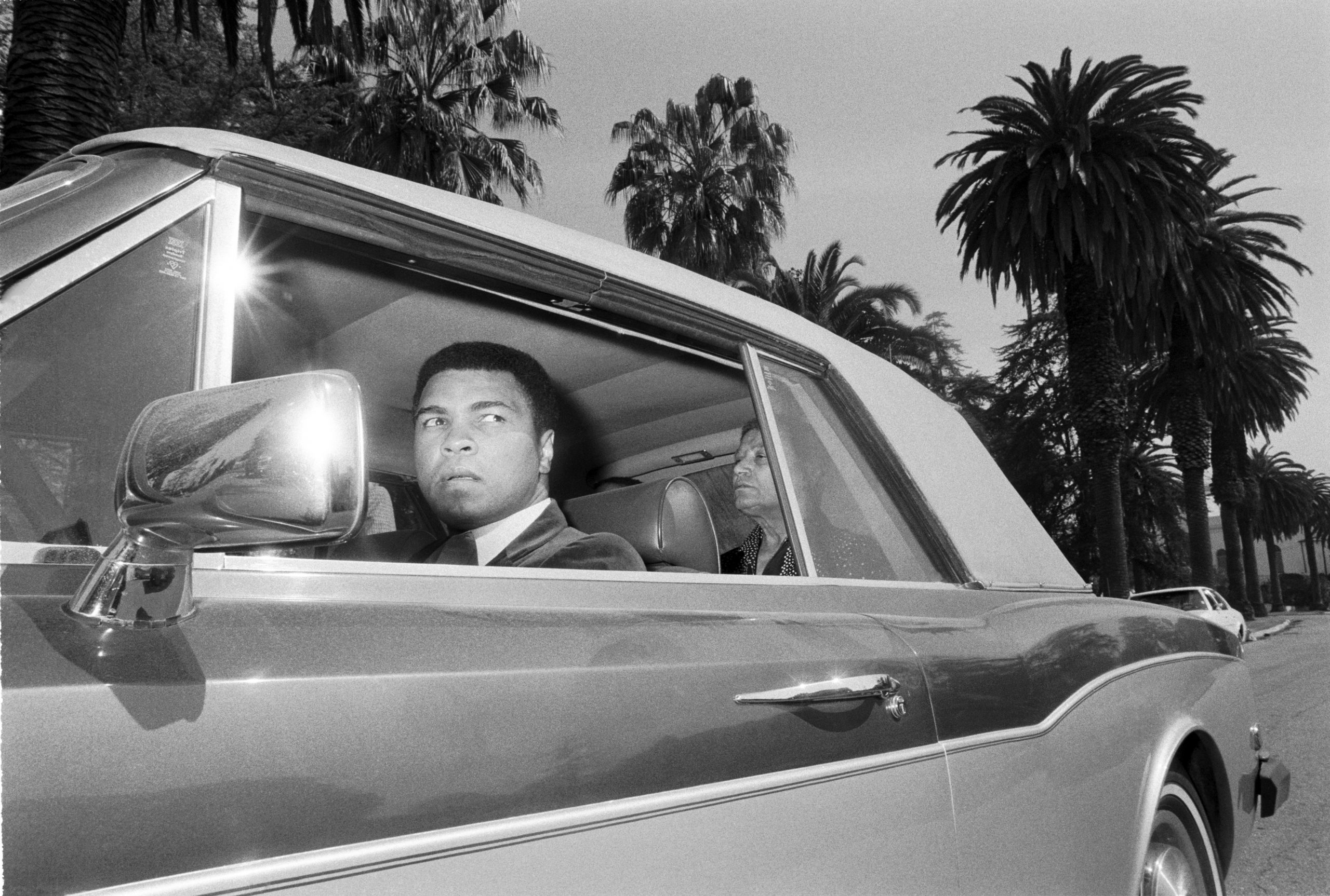 Fotografie Muhammad Ali in einem Auto